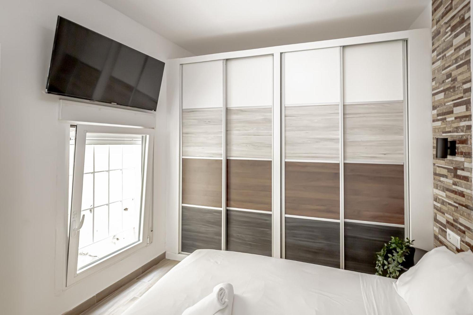 Apartamentos Franco Rodriguez มาดริด ภายนอก รูปภาพ