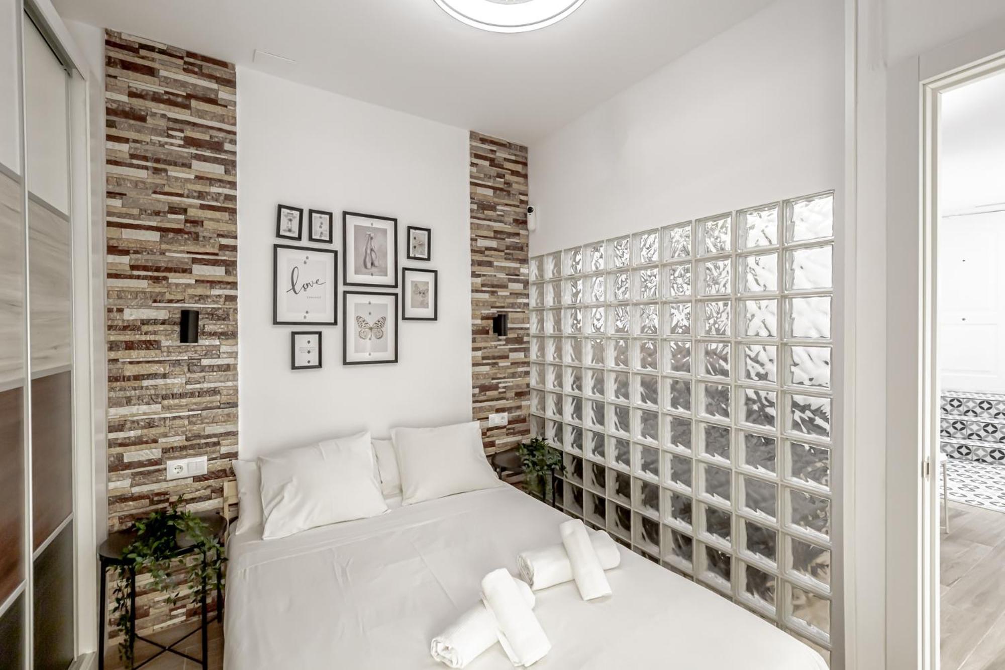 Apartamentos Franco Rodriguez มาดริด ภายนอก รูปภาพ